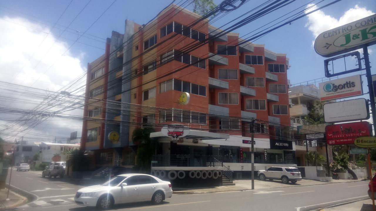 Apartahotel Jardines Metropolitanos Сантьяго-де-лос-Кабальерос Экстерьер фото