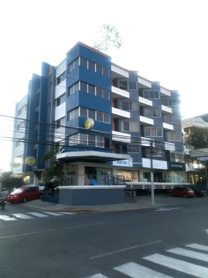 Apartahotel Jardines Metropolitanos Сантьяго-де-лос-Кабальерос Экстерьер фото